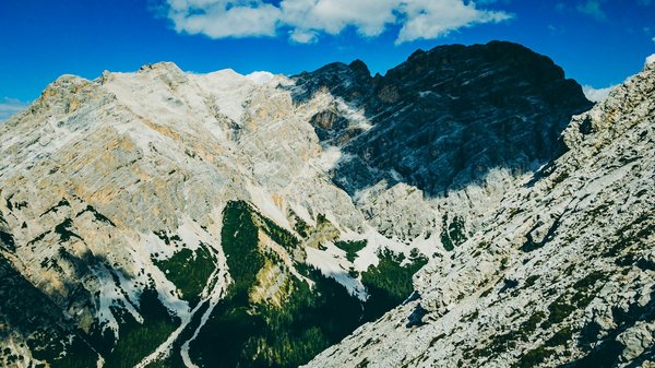 Welke tips zijn er voor het vinden van de goedkoopste en meest authentieke hotels in Nederland?